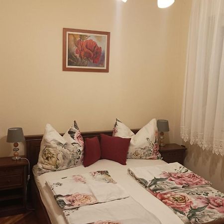 Lazar Apartmanok Хевіз Екстер'єр фото